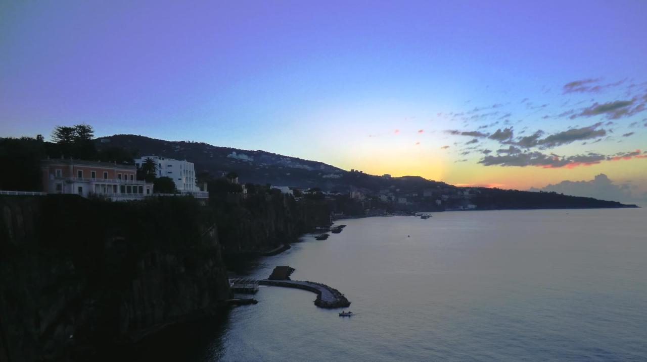 Giulia Bb Sorrento Bed & Breakfast ภายนอก รูปภาพ