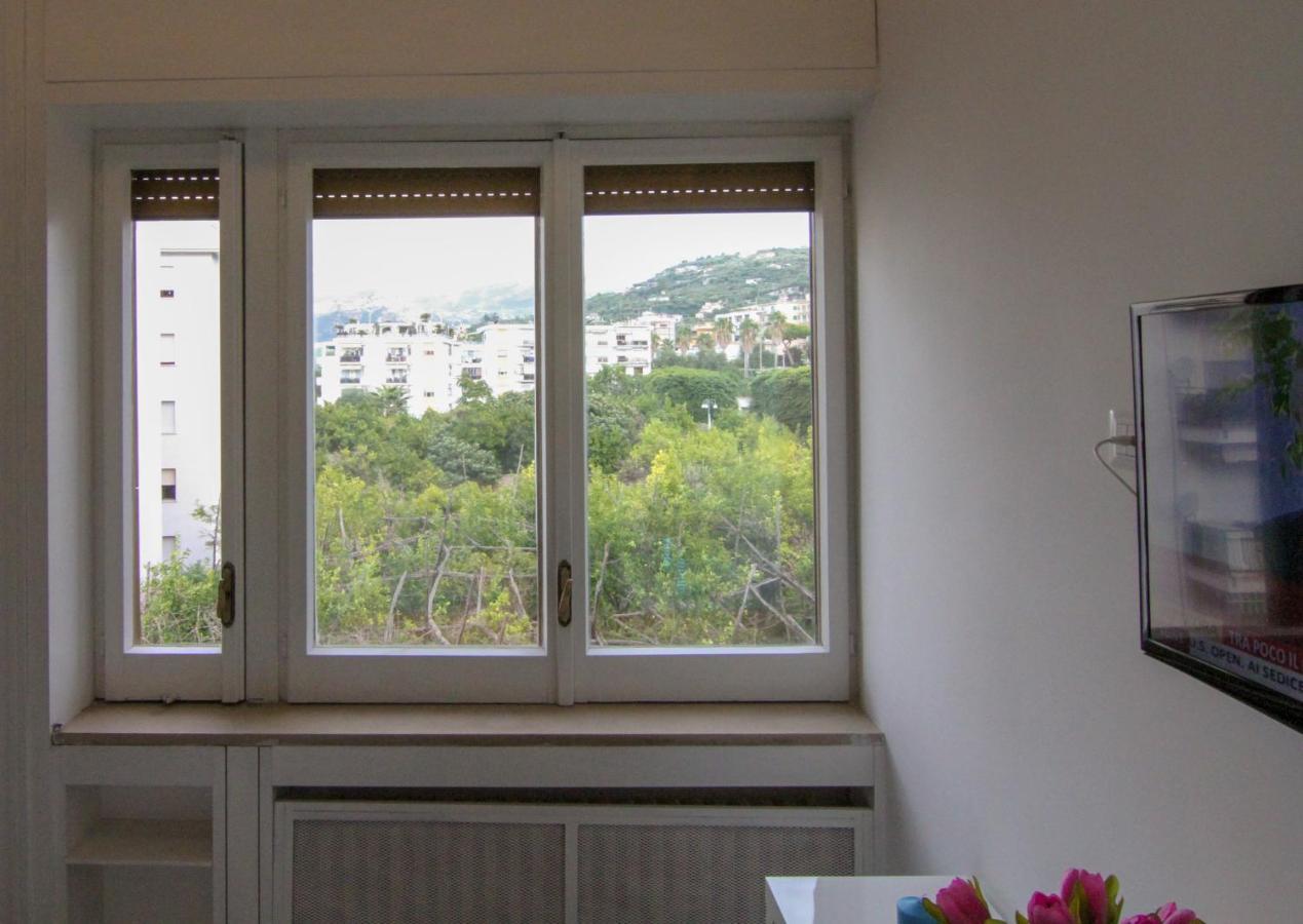 Giulia Bb Sorrento Bed & Breakfast ภายนอก รูปภาพ