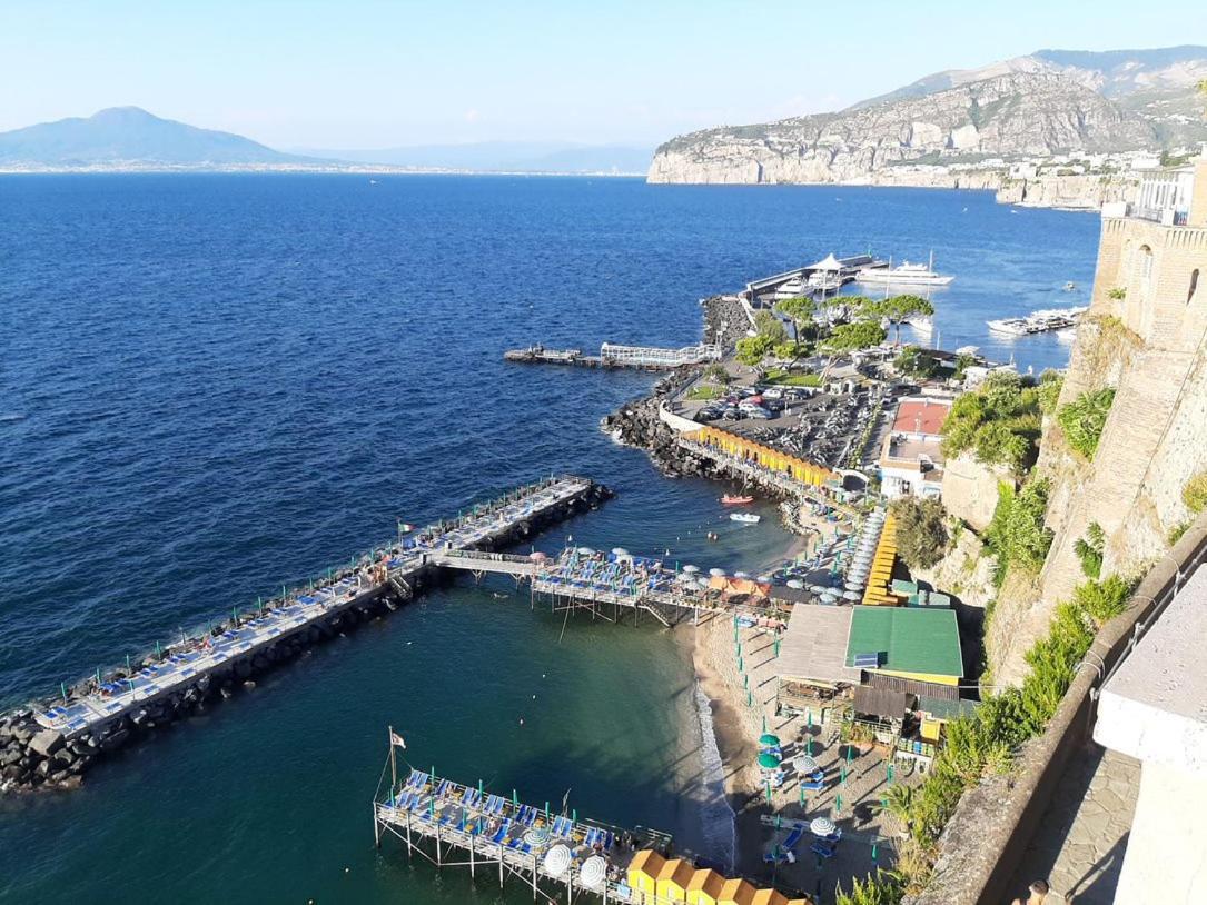 Giulia Bb Sorrento Bed & Breakfast ภายนอก รูปภาพ